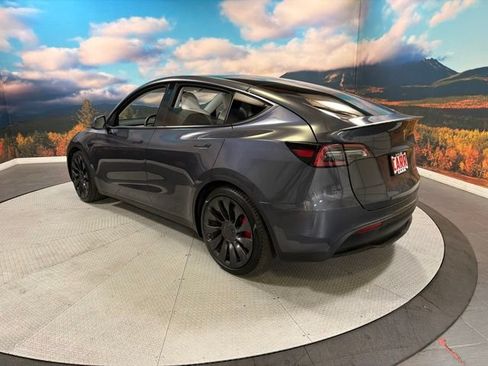 Used 2022 Tesla Model Y Performance AWD/4WD image 6