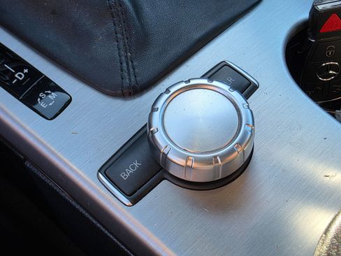 Used 2013 Mercedes-Benz SLK 250 w/ Premium I Pkg image 31