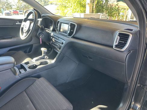 Used 2018 Kia Sportage LX w/ LX Popular Package image 22