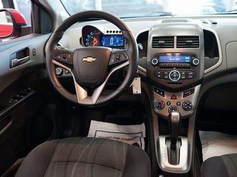 Used 2015 Chevrolet Sonic LT image 7