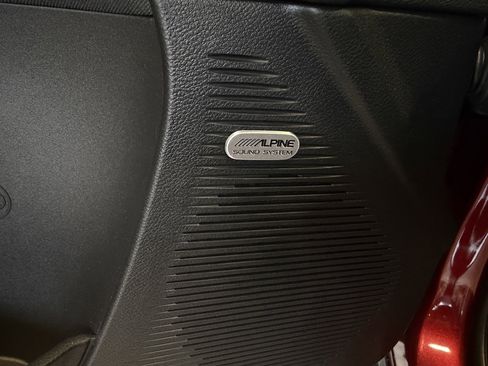 Used 2022 Dodge Challenger SXT w/ Driver Convenience Group image 17