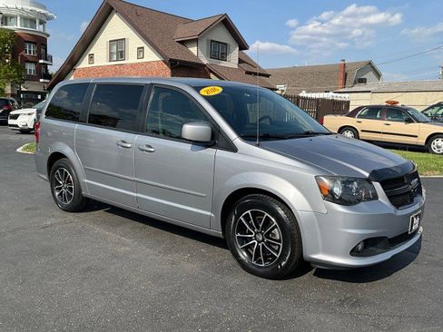 Used 2016 Dodge Grand Caravan SXT FWD image 35