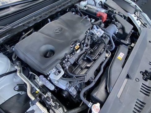 Used 2024 Toyota Camry SE image 11