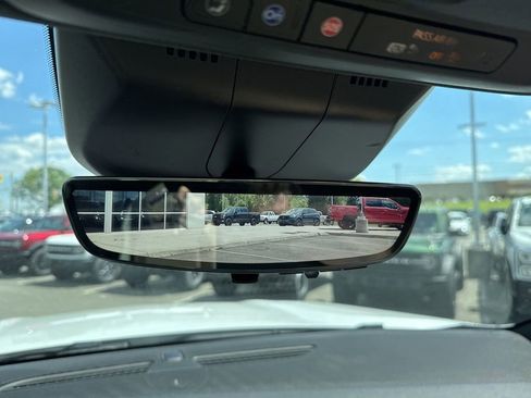 Used 2021 Cadillac Escalade Premium Luxury w/ Performance Package image 36