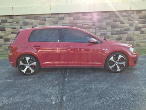 Used 2017 Volkswagen GTI SE FWD image 12