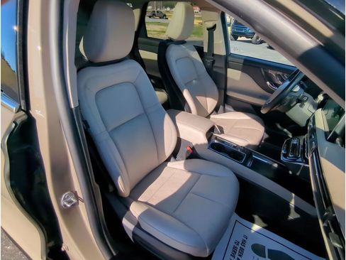 Used 2025 Lincoln Corsair Grand Touring w/ Equipment Group 301A image 30