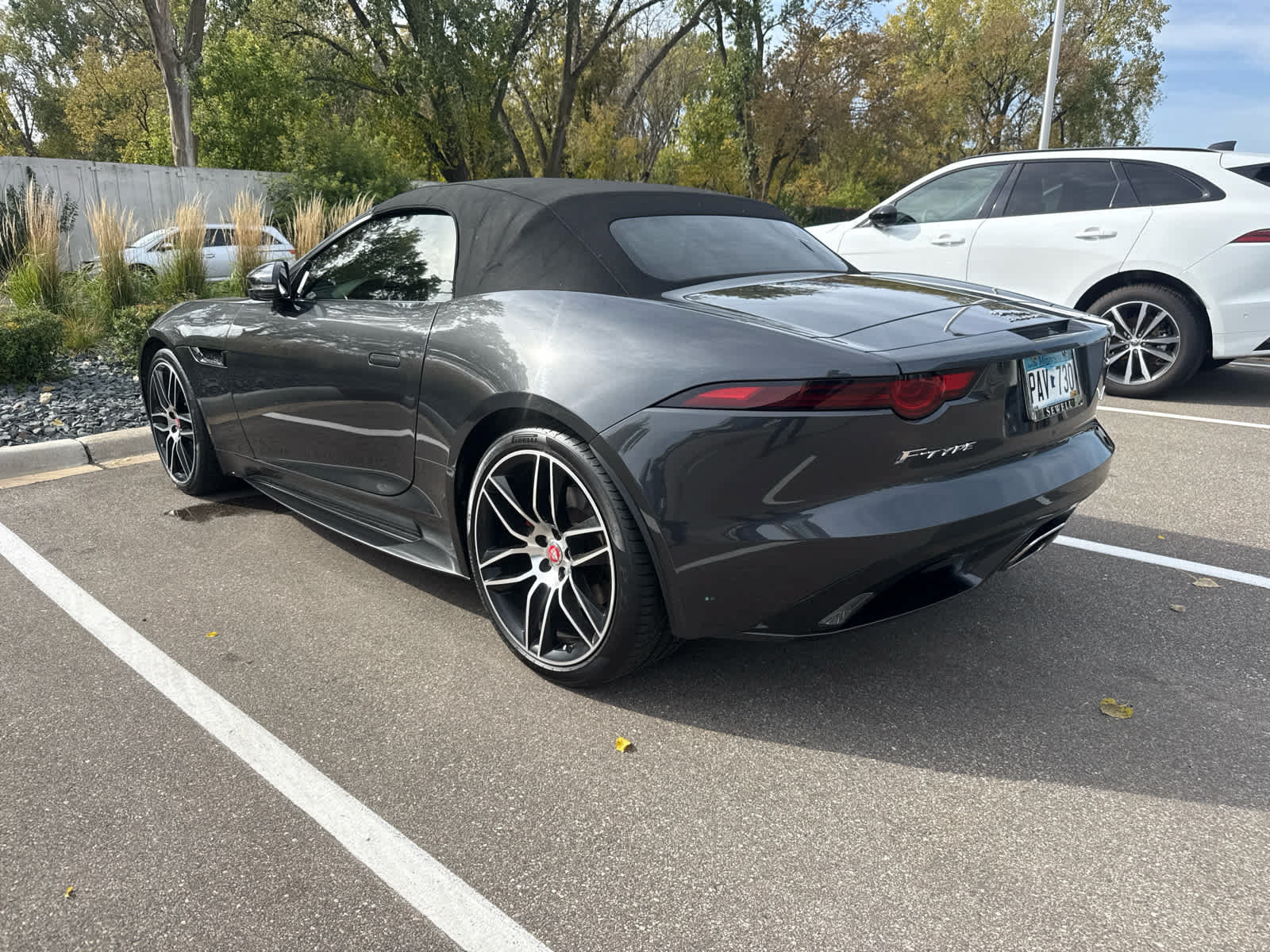 Used 2020 Jaguar F-TYPE Convertible RWD image 3