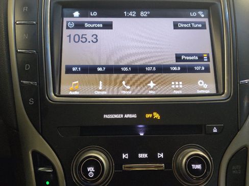 Used 2017 Lincoln MKX Reserve FWD image 25