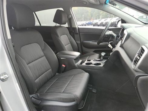 Used 2022 Kia Sportage LX image 15
