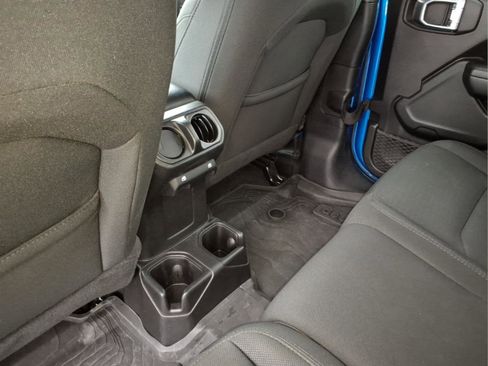 Used 2023 Jeep Gladiator Sport image 17