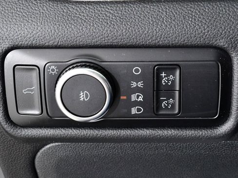 Used 2023 Ford Explorer XLT w/ Equipment Group 202A image 32