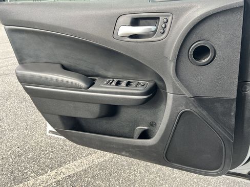 Used 2020 Dodge Charger SXT w/ Leather Interior Group image 17