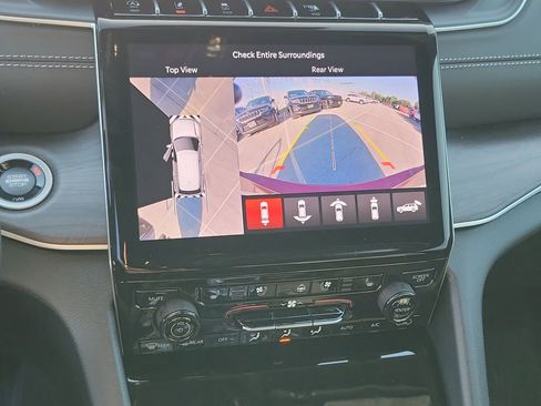 New 2025 Jeep Grand Cherokee L Limited w/ Luxury Tech Group II image 9