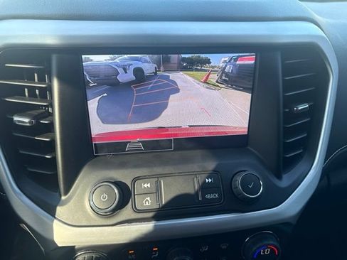Used 2023 GMC Acadia SLE w/ Driver Convenience Package FWD image 11
