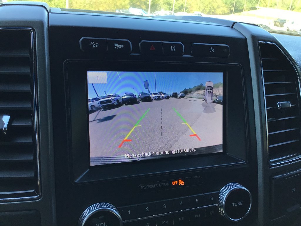 Used 2020 Ford Expedition XLT w/ Equipment Group 202A AWD/4WD image 21