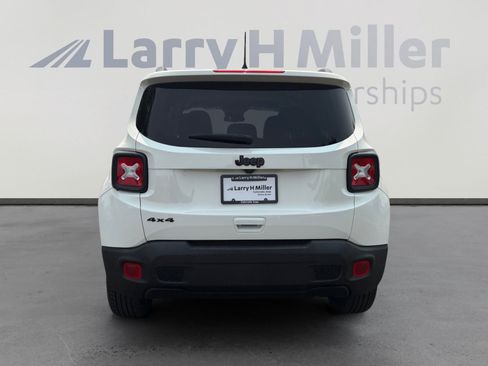Used 2023 Jeep Renegade Altitude AWD/4WD image 4