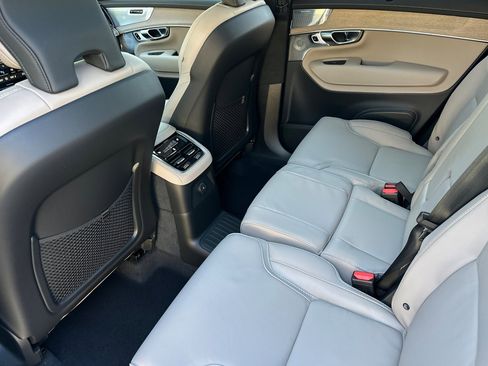 New 2026 Volvo XC90 T8 Ultra w/ Lounge Package image 10
