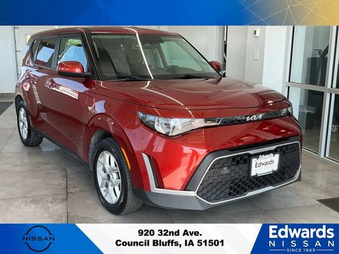 Used 2023 Kia Soul S FWD image 2