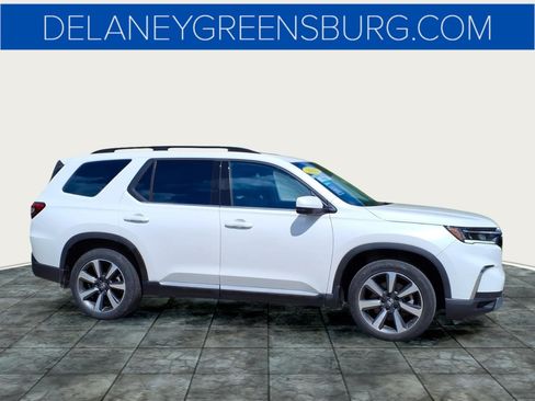 Used 2025 Honda Pilot Elite image 2