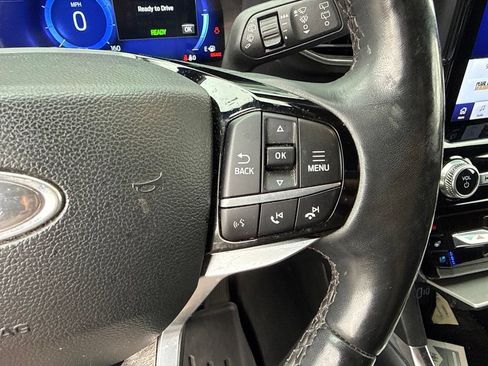 Used 2023 Ford Explorer Platinum w/ Premium Technology Package AWD/4WD image 23