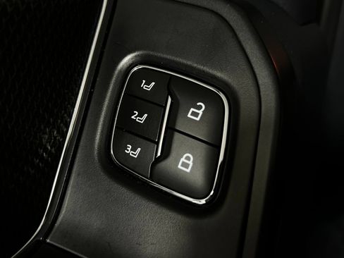 Used 2025 Ford F150 Raptor AWD/4WD image 16
