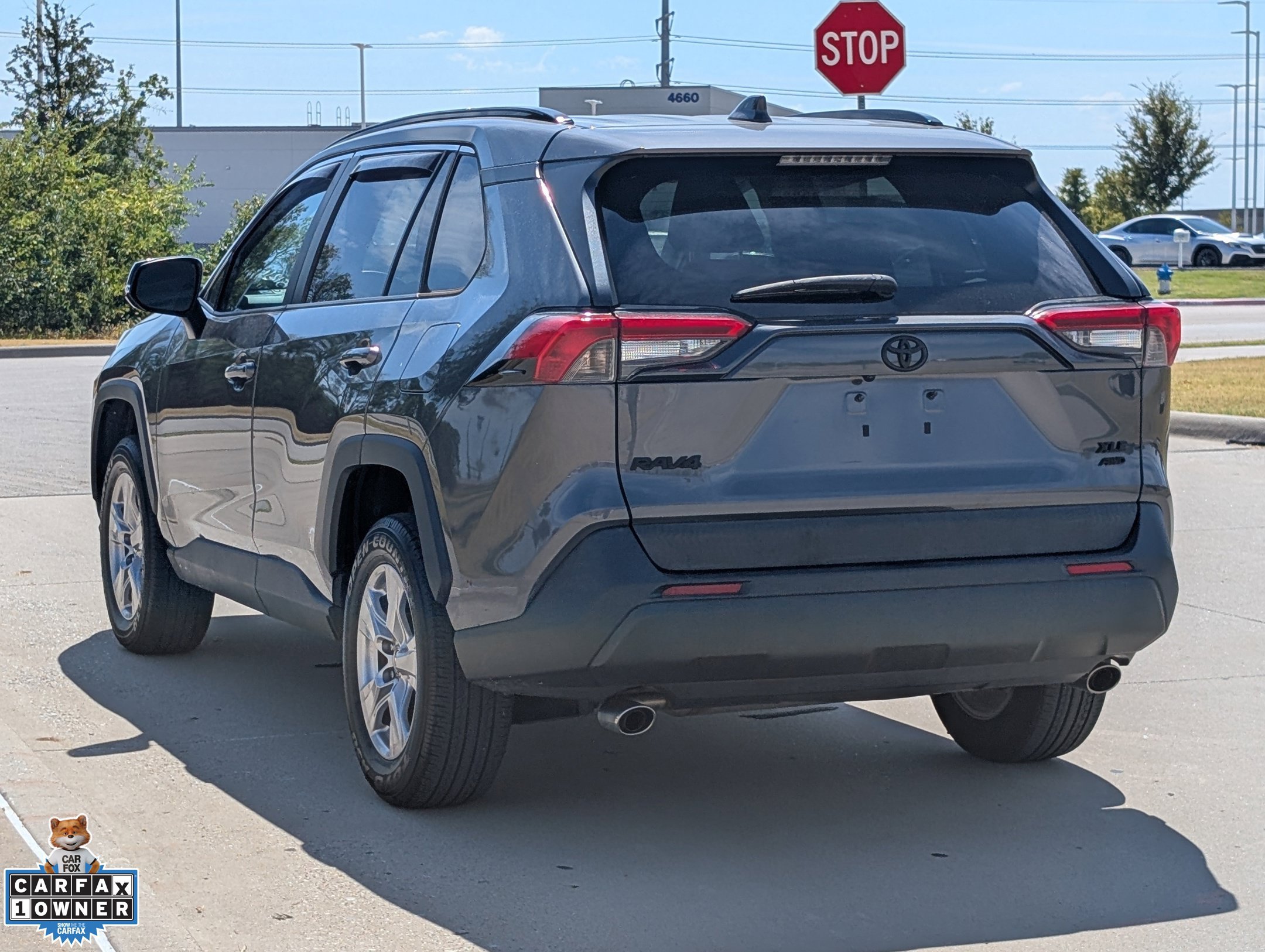 Used 2022 Toyota RAV4 XLE AWD/4WD image 7