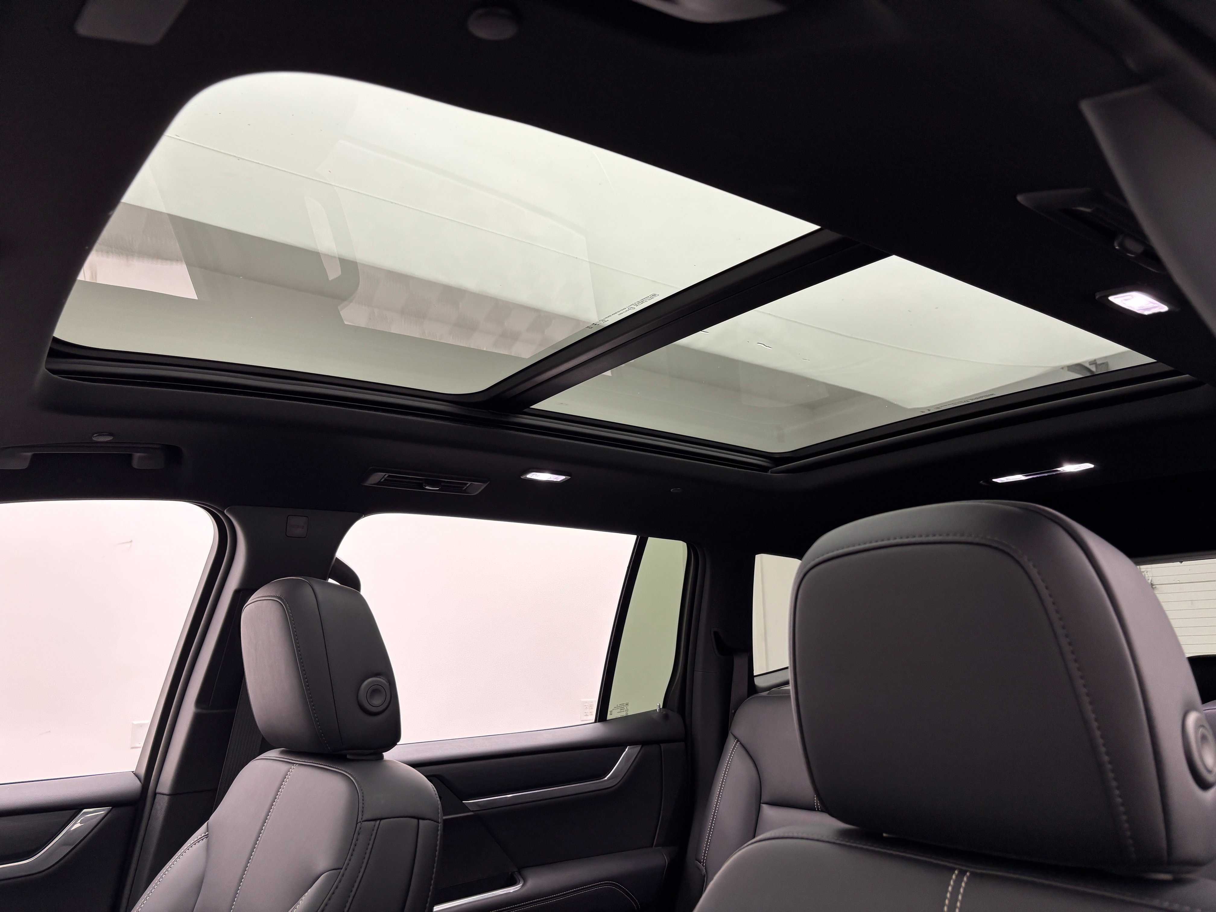 New 2026 GMC Acadia Elevation w/ Elevation Premium Package FWD image 5