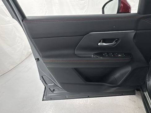 New 2026 Nissan Kicks SR w/ SR Premium Package image 18