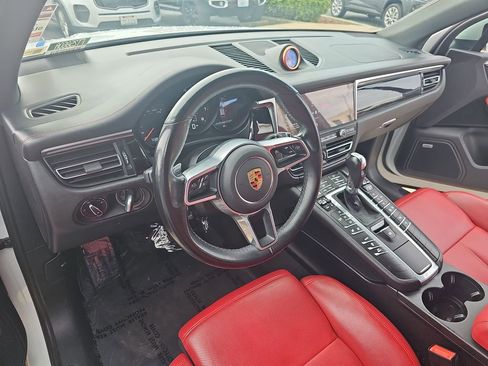 Used 2021 Porsche Macan AWD/4WD image 17