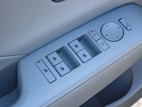 Certified 2024 Hyundai Kona SEL AWD/4WD image 26