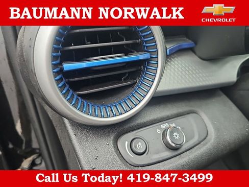 Used 2025 Chevrolet Trax LS w/ LS Convenience Package FWD image 26