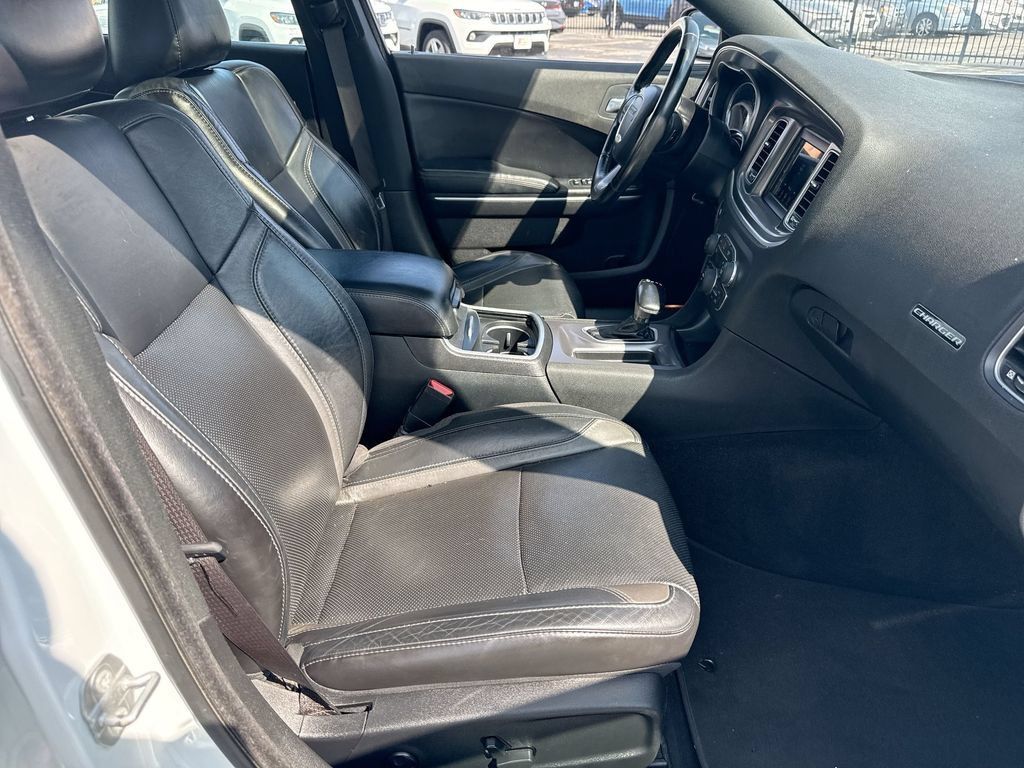Used 2021 Dodge Charger SXT w/ Leather Interior Group RWD image 30
