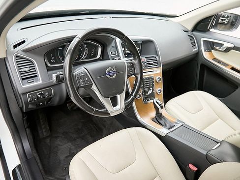 Used 2017 Volvo XC60 T5 Inscription w/ Preferred Option Package image 12