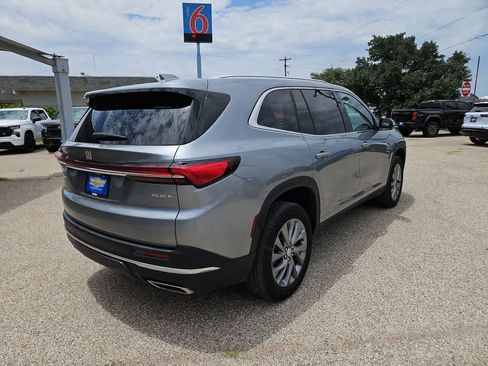 Used 2025 Buick Enclave Preferred FWD image 8