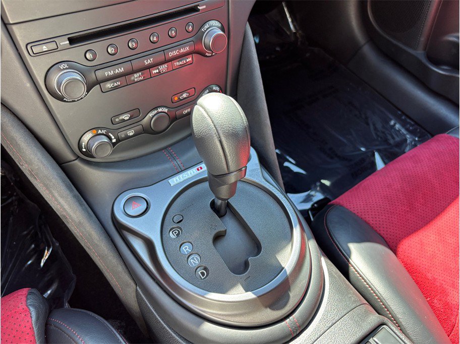 Used 2019 Nissan 370Z NISMO RWD image 31