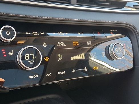 Used 2025 INFINITI QX60 Pure w/ Cargo Package image 18