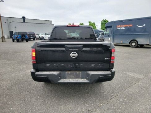 Used 2022 Nissan Frontier SV RWD image 5