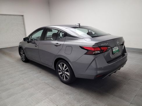 Used 2021 Nissan Versa SV FWD image 3