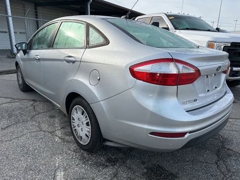 Used 2017 Ford Fiesta S image 4