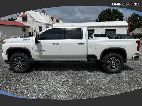 Used 2022 Chevrolet Silverado 2500 High Country w/ Z71 Off-Road Package AWD/4WD image 2