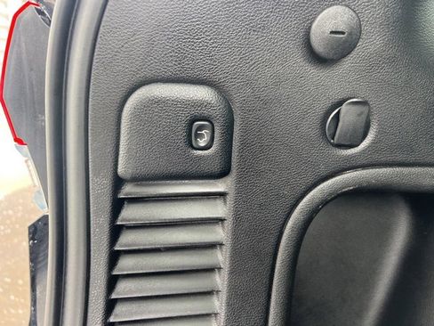 Used 2022 Jeep Grand Cherokee Limited image 16