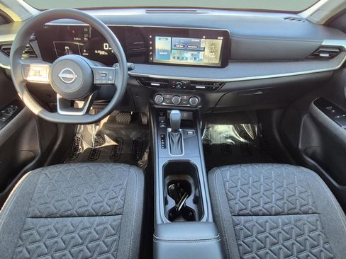 Certified 2025 Nissan Kicks SV AWD/4WD image 13