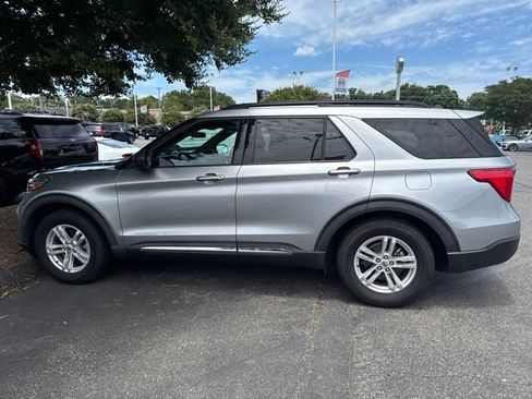 Used 2021 Ford Explorer XLT RWD image 14