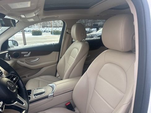 Used 2021 Mercedes-Benz GLC 300 4MATIC image 12