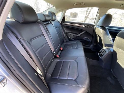 Used 2017 Volkswagen Passat 1.8T SE w/ SE Lighting Package image 27
