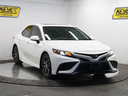 Used 2023 Toyota Camry SE w/ Audio Upgrade Package FWD image 5