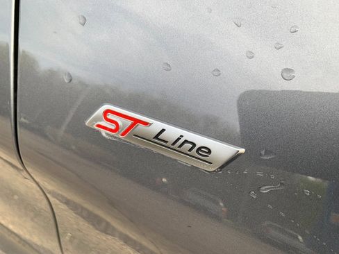 Used 2025 Ford Explorer ST-Line w/ ST-Line Street Pack image 10