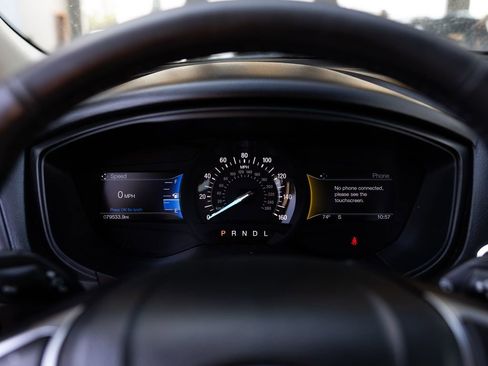Used 2018 Ford Fusion SE w/ Equipment Group 201A FWD image 15