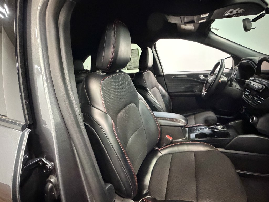 Used 2025 Ford Escape ST-Line Select AWD/4WD image 62