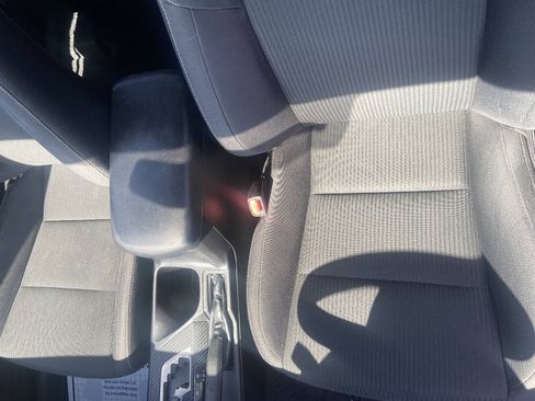 Used 2014 Toyota RAV4 XLE FWD image 10